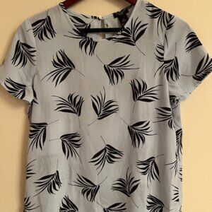 Ann Taylor Factory Blouse Small Petite Light Blue Fern Floral Print Short Sleeve